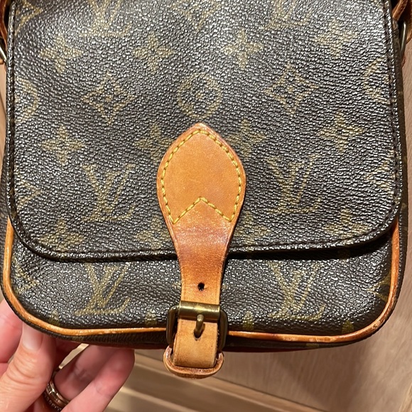 Louis Vuitton Vintage Small Crossbody - Picture 9 of 13